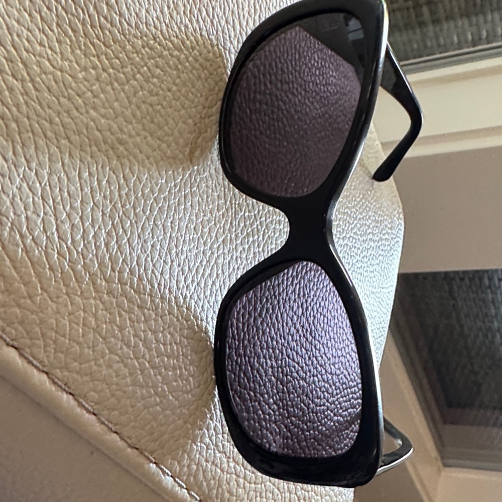 Y2K original CHANEL Dark Frame Sunglasses - Picture 8 of 9